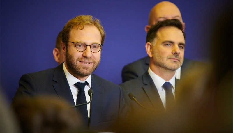 Le ministre de l'économie, Antoine Armand (à gauche), et celui des comptes publics, Laurent Saint-Martin, à Bercy, le 22 septembre 2024.