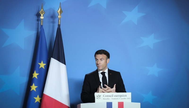 Le président Emmanuel Macron à l'issue du sommet européen du 27 octobre 2023, à Bruxelles.