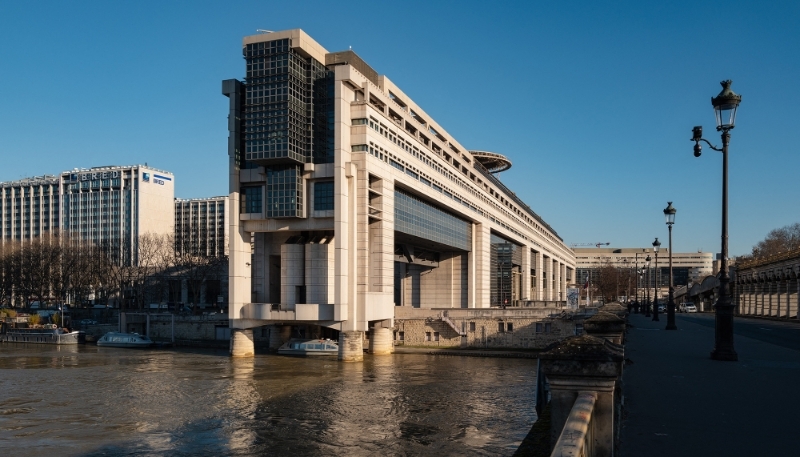 Vue du ministère de l'Économie depuis le pont de Bercy.