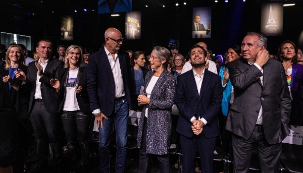 Édouard Philippe, Stéphane Séjourné et Francois Bayrou, avec Élisabeth Borne, lors du Campus européen du parti Renaissance, à Bordeaux, en octobre 2023.