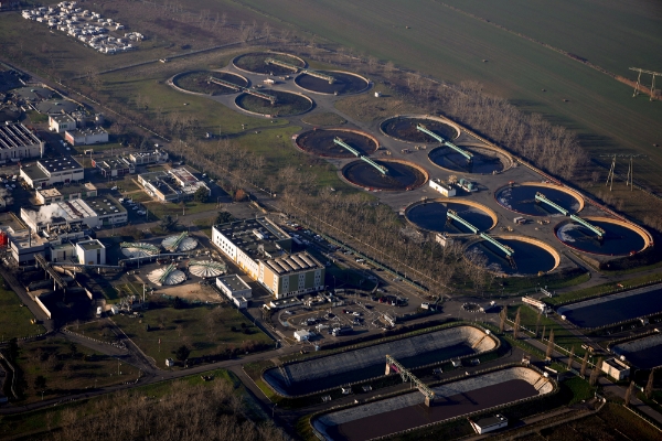 L'usine Siaap de Seine Aval, à Achères. Le marché pour son bassin de décantation est à l'origine d'un des litiges avec Passavant Impianti.