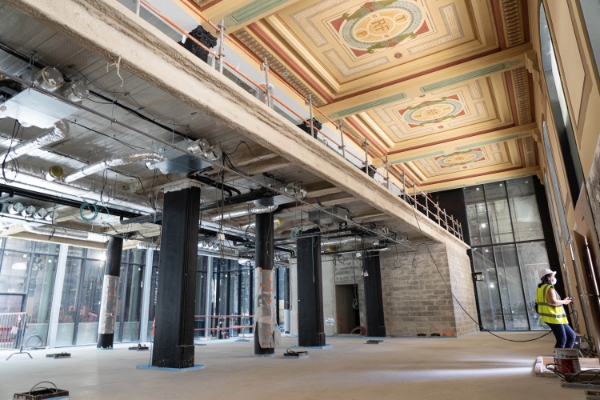 La poste du Louvre, à Paris, lors des travaux de rénovation.