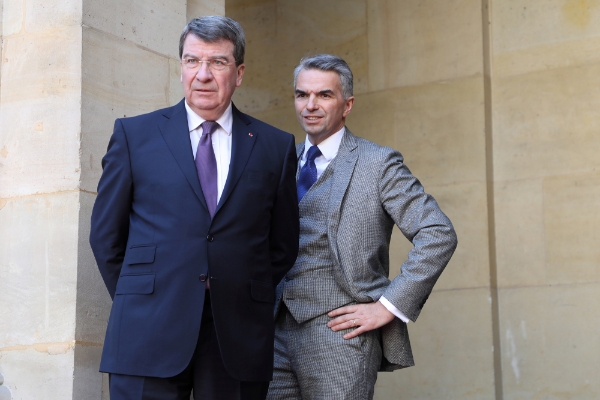 Le grand chancelier de l'Institut de France Xavier Darcos et le directeur des services administratifs David Teillet, dont le contrat est rompu.