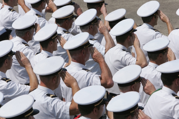 Contingent de l'armée de l'air lors de la cérémonie pour les 75 ans de l'armée de l'air, en 2009.