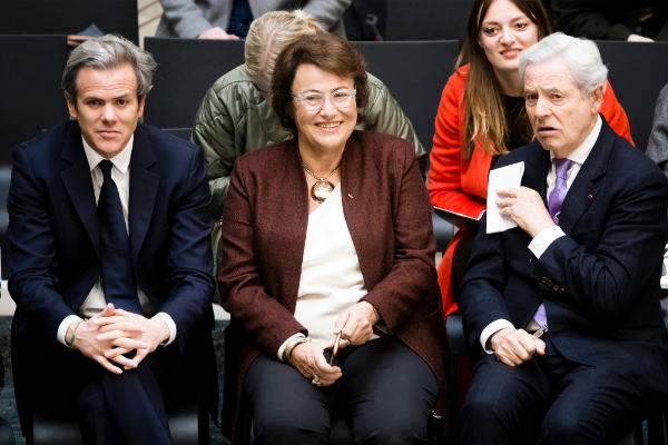 Guillaume Houzé, membre du conseil de surveillance du groupe Galeries Lafayette, Patricia Moulin Lemoine, présidente de ce conseil, et Philippe Houzé, président du directoire du groupe, lors de l'inauguration, le 26 mars 2019, des nouvelles Galeries Lafayette des Champs Elysées.