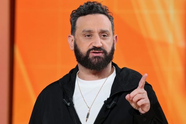 La société de production de TPMP s'est attachée depuis plusieurs mois les services de La French Com, notamment pour faire retirer sur les réseaux sociaux les contenus haineux envers Cyril Hanouna.