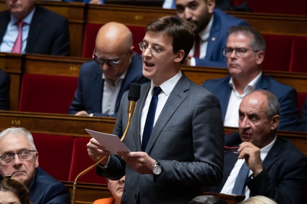 Le président de la commission des lois de l'Assemblée nationale, le député Sacha Houlié, en octobre 2022.