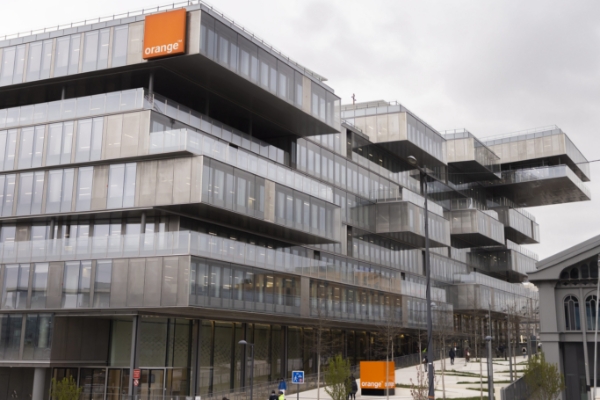 Le siège de l'opérateur Orange à Issy-les-Moulineaux, en avril 2022.